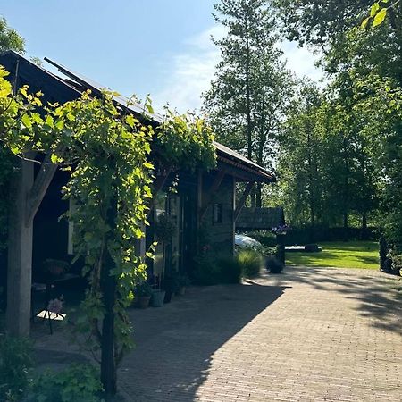 Bedandbreakfastrouveen Exterior foto