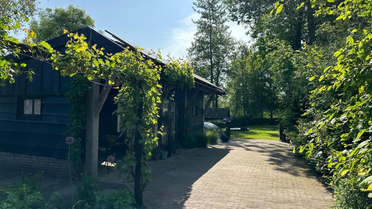 Bedandbreakfastrouveen Exterior foto
